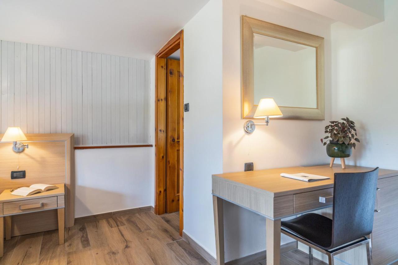Garni Bellavista Hotell Calceranica al Lago Exteriör bild