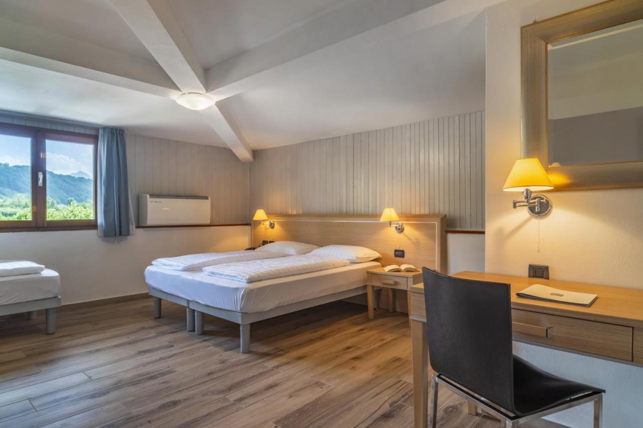Garni Bellavista Hotell Calceranica al Lago Exteriör bild