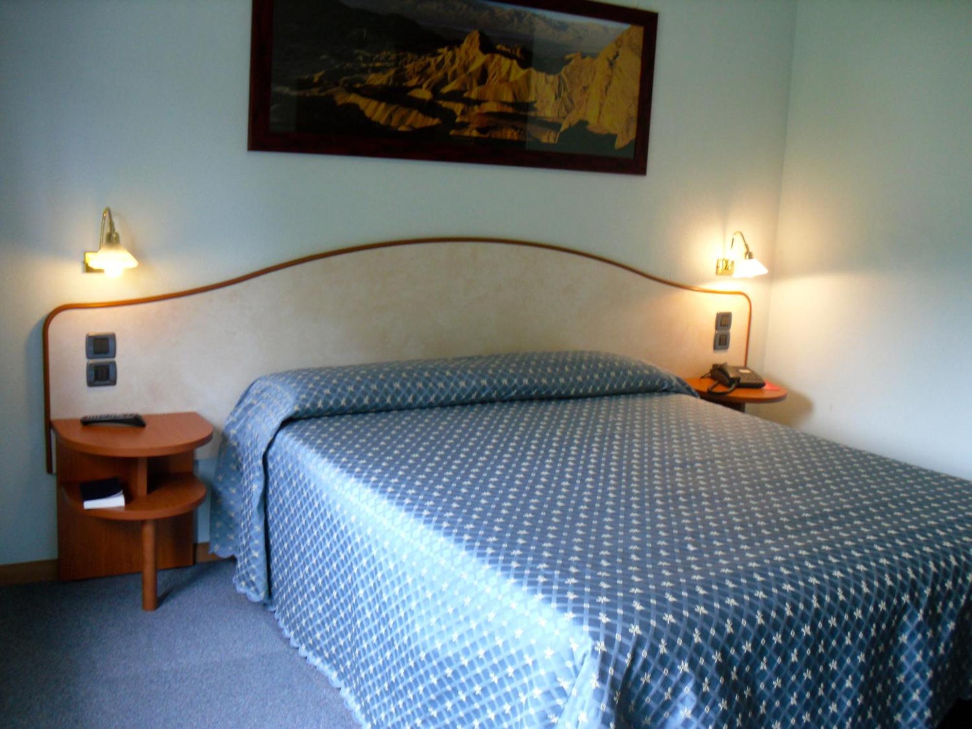 Garni Bellavista Hotell Calceranica al Lago Exteriör bild