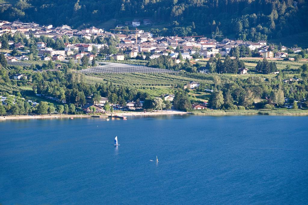 Garni Bellavista Hotell Calceranica al Lago Exteriör bild