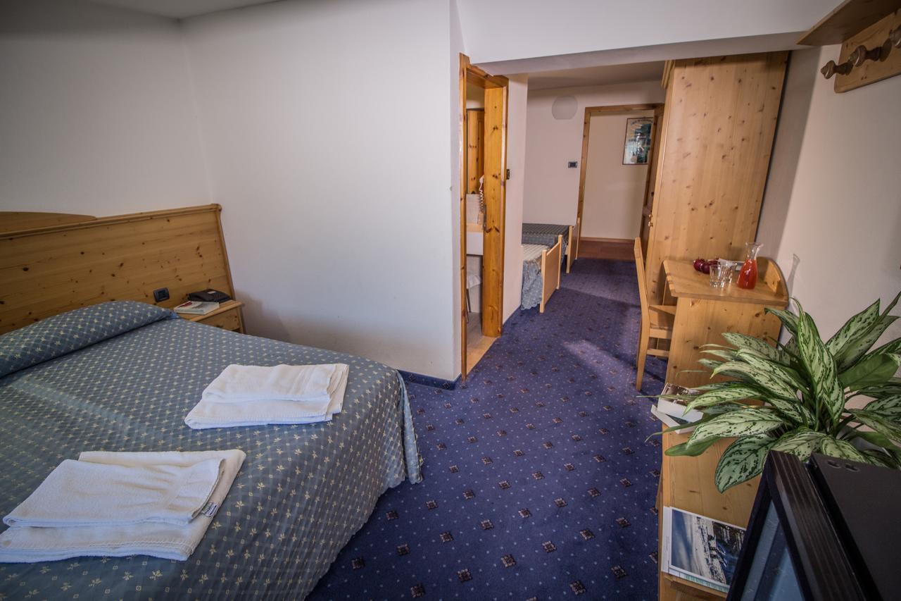 Garni Bellavista Hotell Calceranica al Lago Exteriör bild