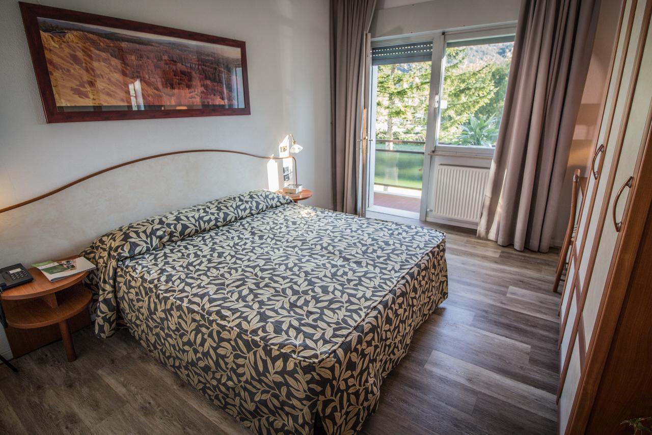 Garni Bellavista Hotell Calceranica al Lago Exteriör bild