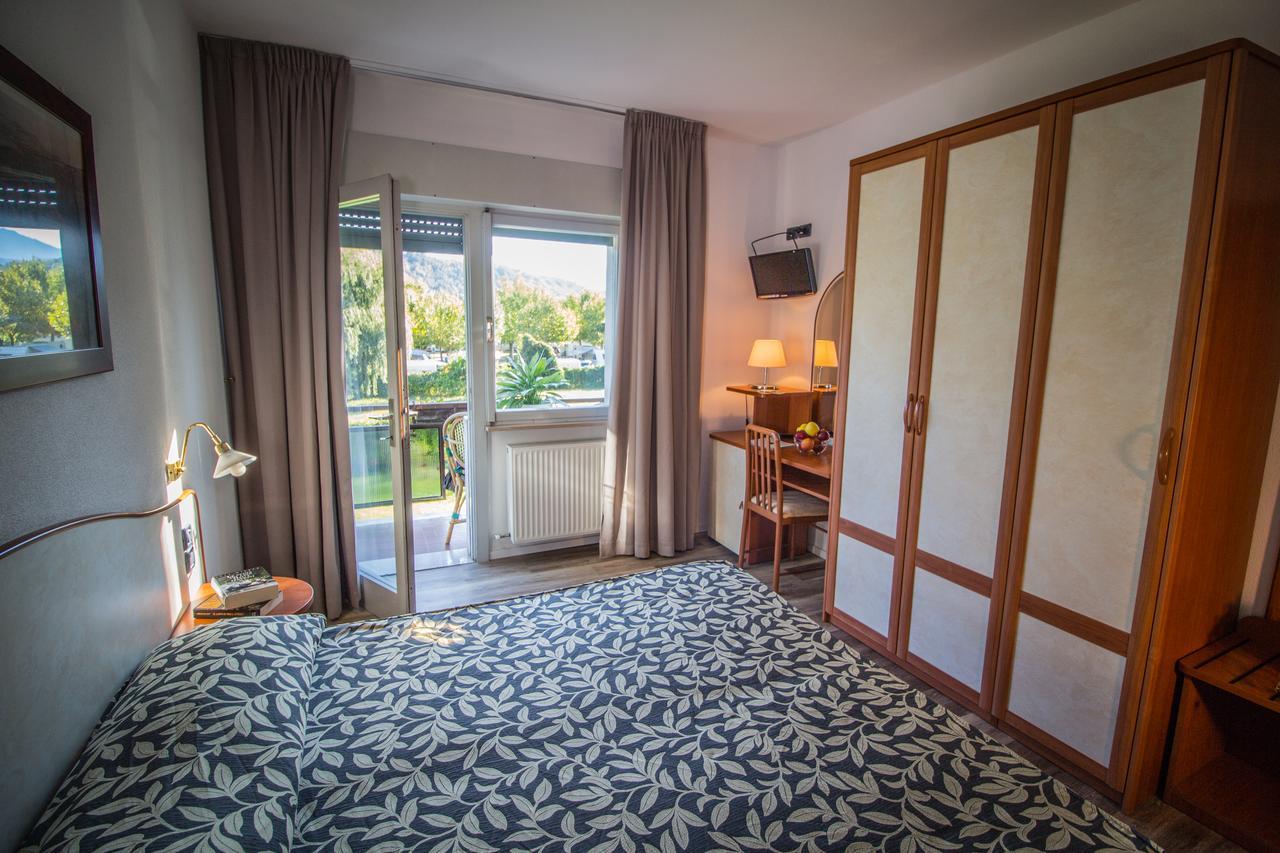Garni Bellavista Hotell Calceranica al Lago Exteriör bild