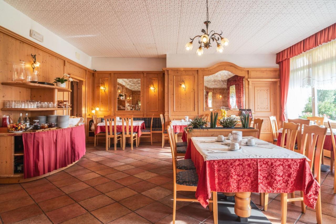 Garni Bellavista Hotell Calceranica al Lago Exteriör bild