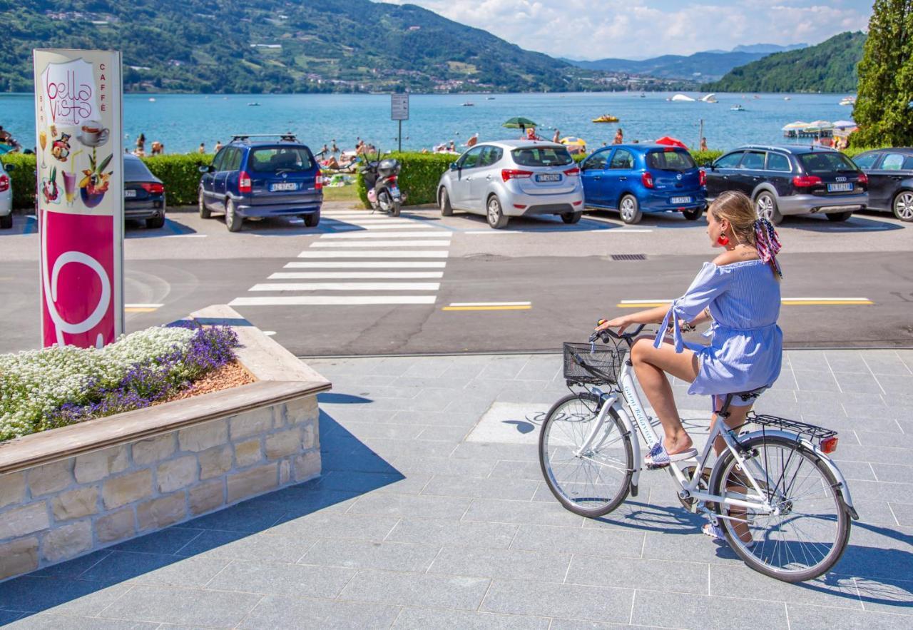 Garni Bellavista Hotell Calceranica al Lago Exteriör bild