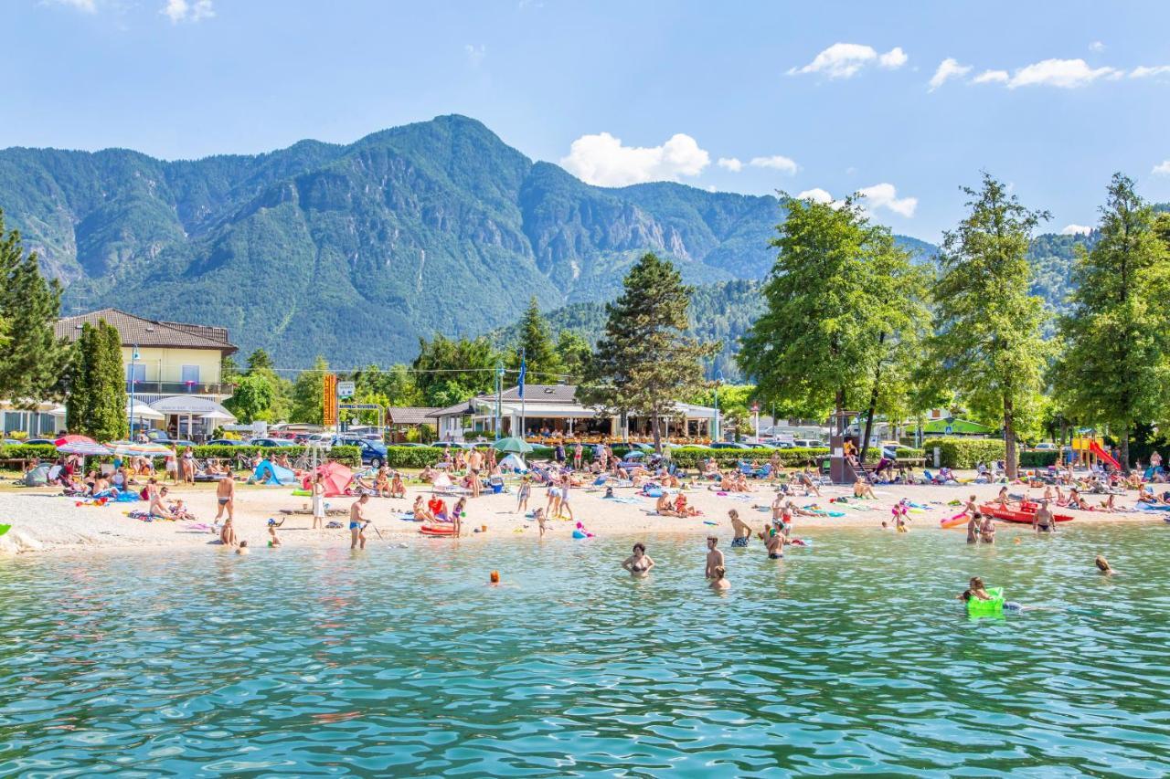 Garni Bellavista Hotell Calceranica al Lago Exteriör bild