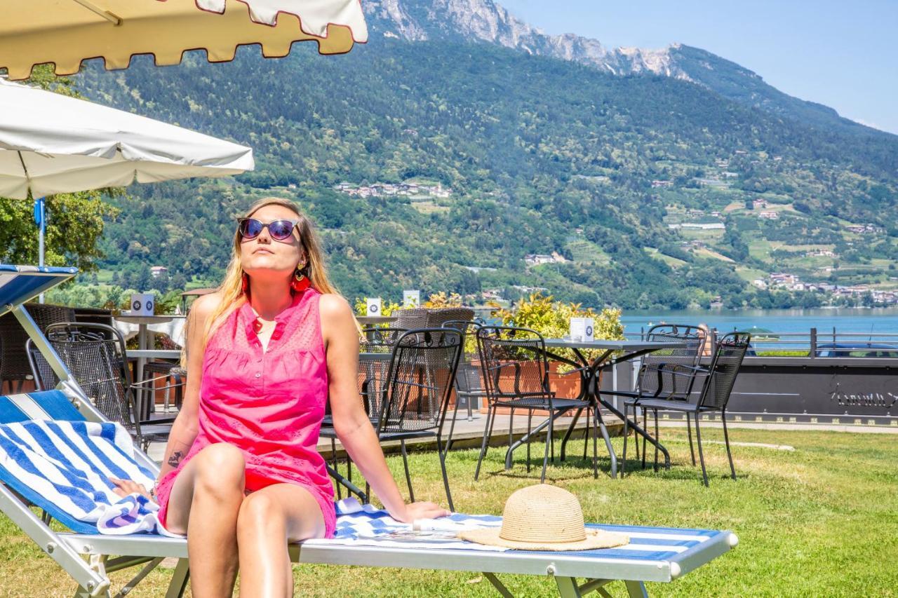 Garni Bellavista Hotell Calceranica al Lago Exteriör bild